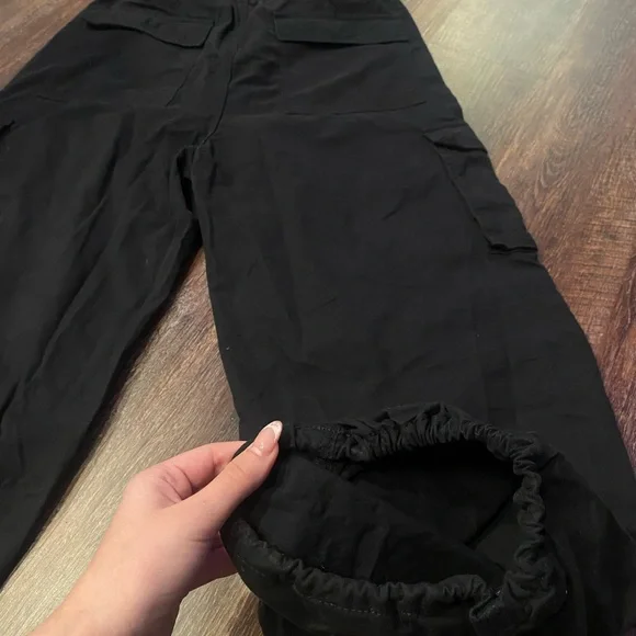 H&M black cargo pants - Picture 9 of 10